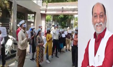 Breaking :  AAP એ આરોગ્યમંત્રીના ઘરનો ઘેરાવો કરી સૂત્રોચ્ચાર કર્યો : " ઇન્જેક્શન આપો,નહિ તો રાજીનામુ આપો"