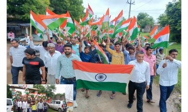 ઊંઝાના મહેરવાડા ગામે ધ્વજવંદન કાર્યકમ બાદ  ભવ્ય ત્રિરંગા યાત્રા રેલી યોજાઈ