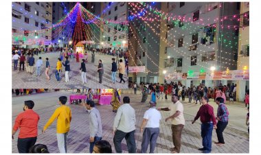 સુરત : સુમન ભાર્ગવ સોસાયટીમાં નવરાત્રી પર્વની ઉત્સાહપૂર્વક ઉજવણી