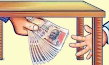 મામલતદાર નો ડ્રાઈવર લાંચ લેતા ઝડપાયો : દંડ ન કરવા નક્કી કર્યો હતો હપ્તો