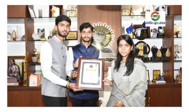 સુરત : SMC કમિશ્નર શાલીની અગ્રવાલના હસ્તે ' સફાઈમિત્ર ' એવોર્ડ એનાયત કરાયો