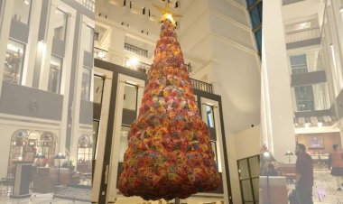 ITC નર્મદા ખાતે કચ્છી ભરતવાળી છત્રીઓથી બનેલા ક્રિસમિસ ટ્રીએ જન્માવ્યુ આકર્ષણ