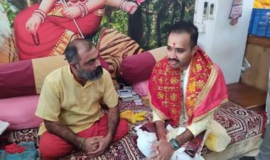 ગુજરાતના IPS એ અંબાજી મંદિરમાં કોમી એકતાનું પુરું પાડ્યું ઉદાહરણ, દર્શન કરી દેશ માટે પ્રાર્થના કરી