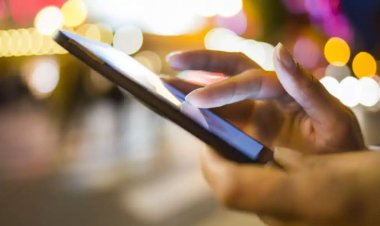 દિવસ પૂરો થયા પહેલા જ ખત્મ થઈ જાય છે તમારા ફોનનું ઈન્ટરનેટ? ડેટા બચાવવા માટે સેટિંગમાં કરો આ સામાન્ય ફેરફાર