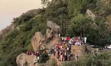 માઉન્ટ આબુ નવા વર્ષ નિમિત્તે મુલાકાત લેવા માટેનું એક સરસ હિલ સ્ટેશન છે.