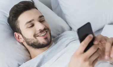 હેલ્થ / સવારે ઊઠતાવેંત જ ફોન હાથમાં લેવાની ટેવ પડશે ભારે! હેલ્થને લઈને થઈ શકે છે ગંભીર સમસ્યા