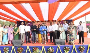 Surat Kite Festival : સુરત પતંગોત્સવનું આકર્ષણ: સુરતના વિકી વખારીયાની રિમોટ કંટ્રોલ(R.C) કાઈટ