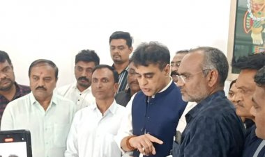 સુરતમાં મધ્યમ વર્ગના પરિવારની ઈમાનદારી, રસ્તામાં મળેલા 4 લાખ મૂળ માલિકને પરત કર્યા