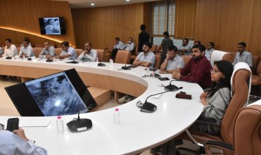 સુરત : ભારે વરસાદને પગલે મ્યુનિસિપલ કમિશ્નર એક્શન મોડમાં, અધિકારીઓને આપ્યા આદેશ